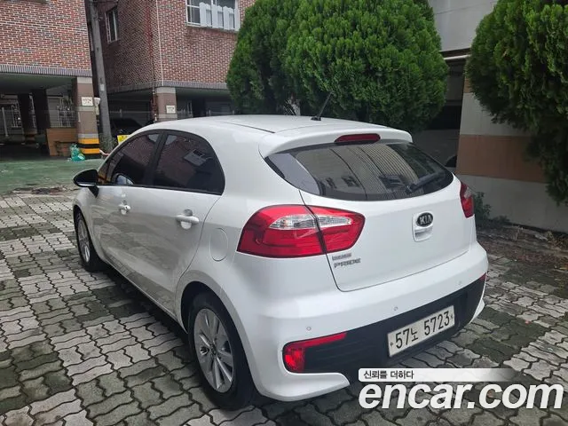 Kia Pride 2015 thumb 7