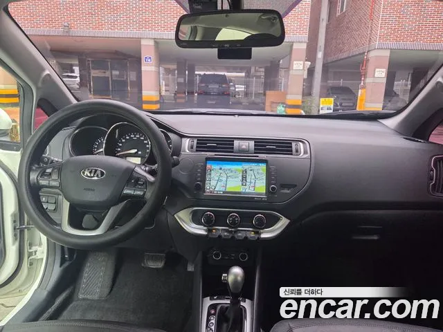 Kia Pride 2015 thumb 9