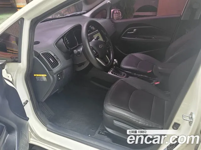 Kia Pride 2015 thumb 10