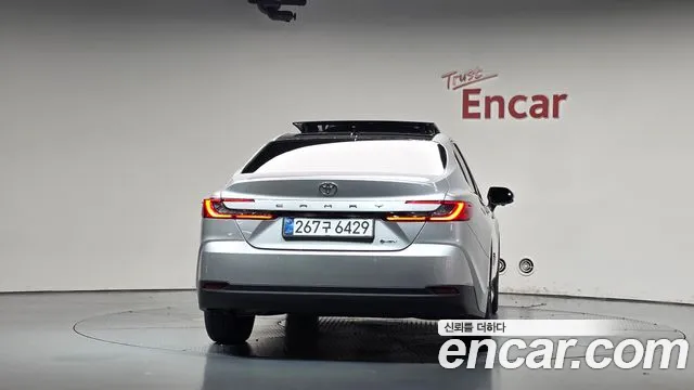Toyota Camry 2025 thumb 3