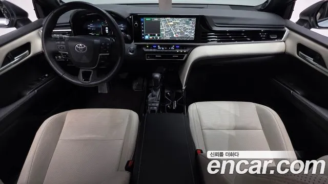 Toyota Camry 2025 thumb 6