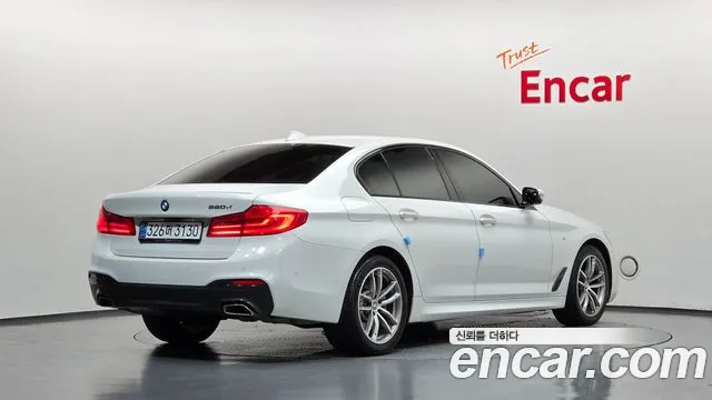 BMW 5-Series 2017 thumb 2