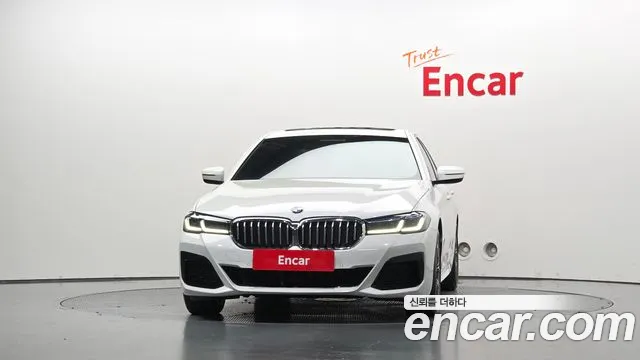 BMW 5-Series 2023 thumb 3