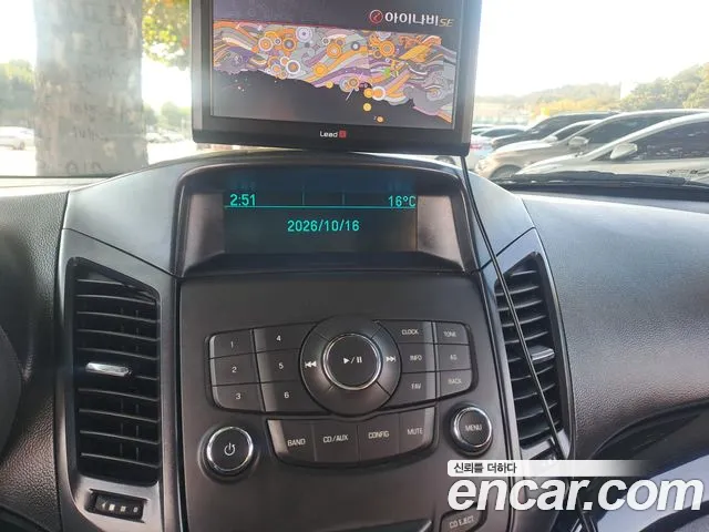 ChevroletGMDaewoo Orlando 2012 thumb 7