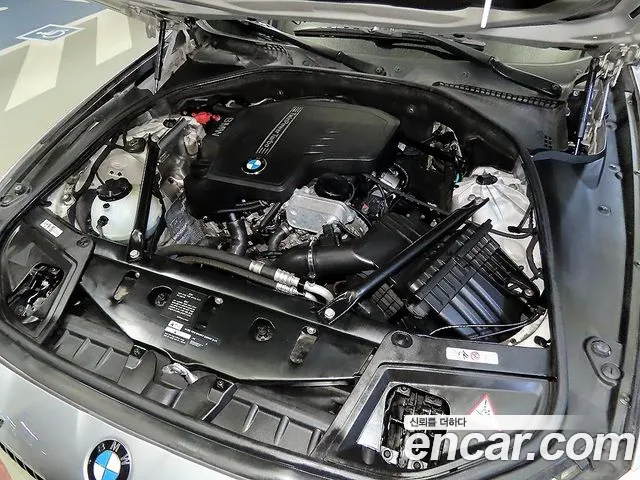 BMW 5-Series 2012 thumb 7