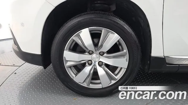 Peugeot 2008 2015 thumb 5