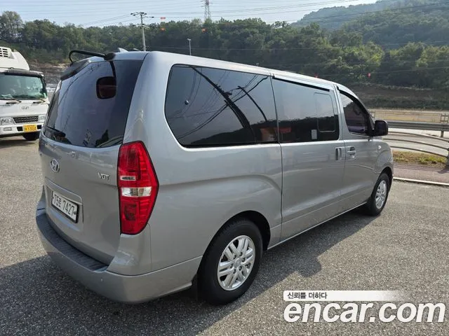 Hyundai Starex 2017 thumb 4