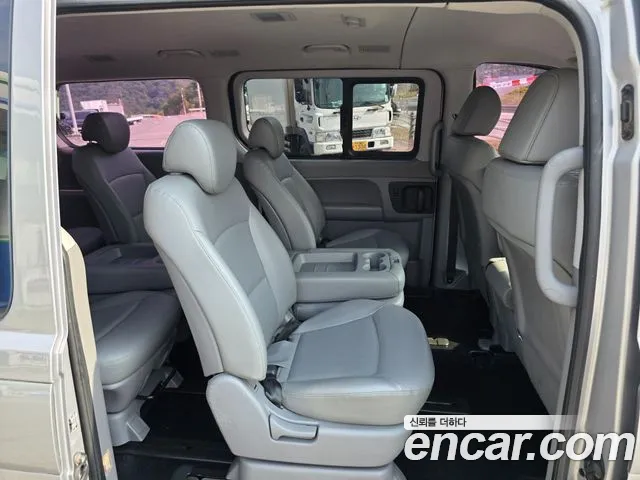 Hyundai Starex 2017 thumb 10