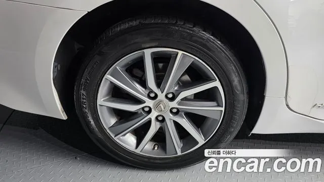 Lexus ES 2016 thumb 4