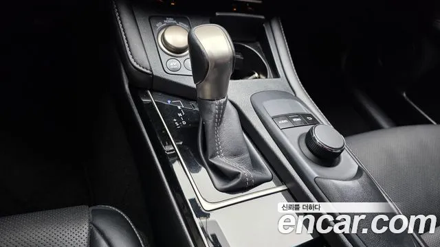 Lexus ES 2016 thumb 8