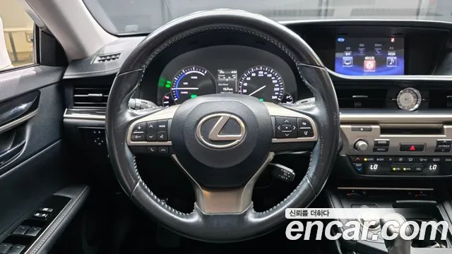 Lexus ES 2016 thumb 12