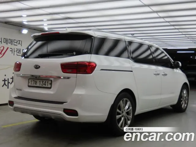 Kia Carnival 2019 thumb 3