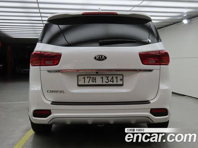 Kia Carnival 2019 thumb 4