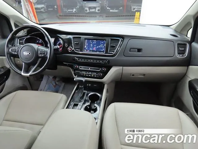 Kia Carnival 2019 thumb 5