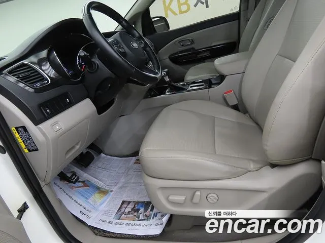 Kia Carnival 2019 thumb 9