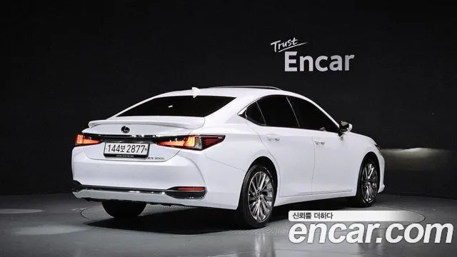 Lexus ES 2023 thumb 2