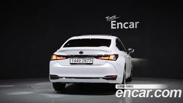 Lexus ES 2023 thumb 4