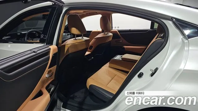 Lexus ES 2023 thumb 11
