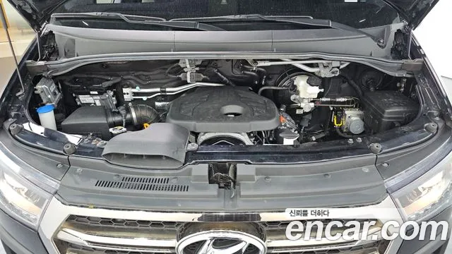 Hyundai Staria 2025 thumb 6