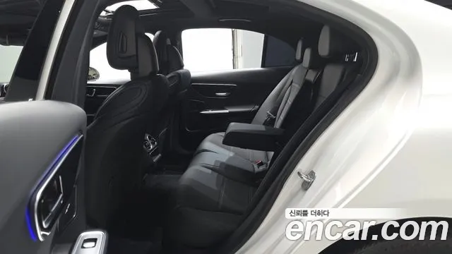 Mercedes-Benz C-Класс 2024 thumb 11