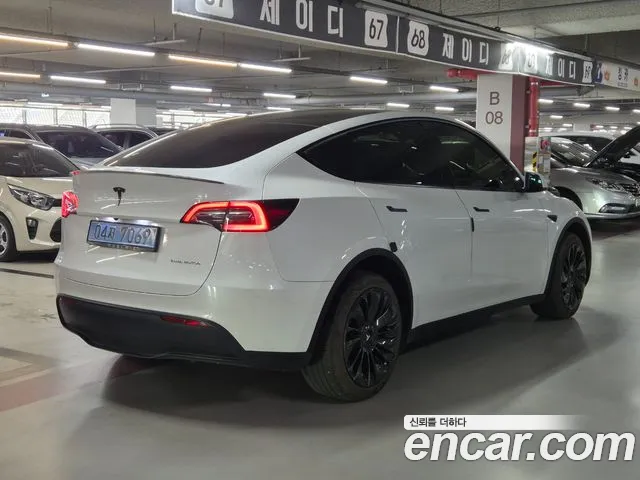 Tesla Model Y 2022 thumb 3
