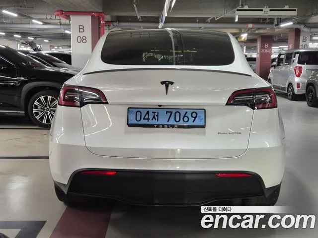 Tesla Model Y 2022 thumb 4