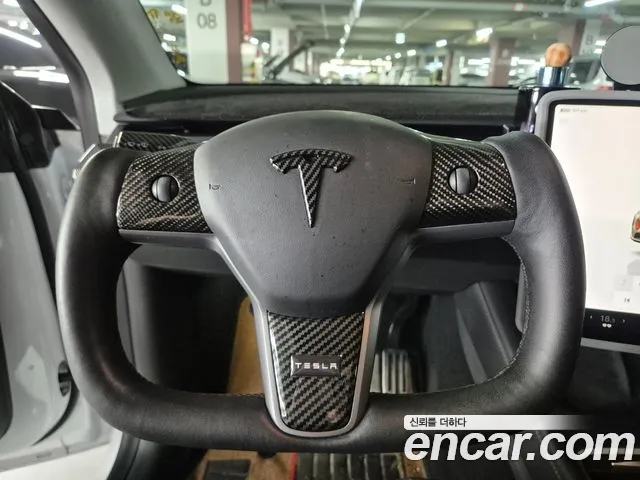 Tesla Model Y 2022 thumb 10