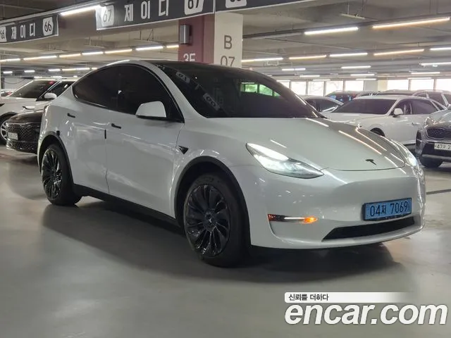 Tesla Model Y 2022 thumb 11