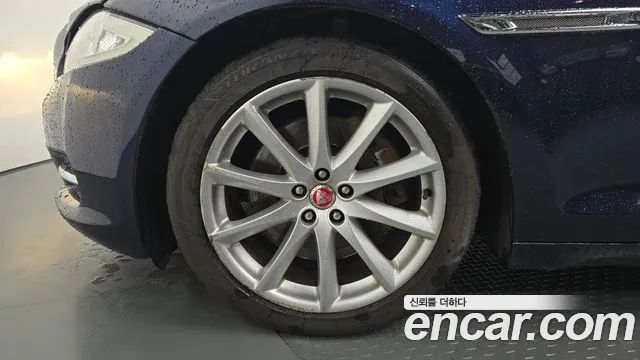 Jaguar XJ 2014 thumb 4