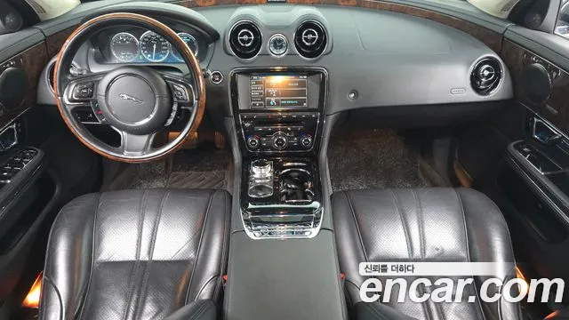 Jaguar XJ 2014 thumb 6