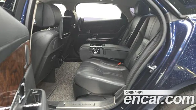 Jaguar XJ 2014 thumb 11