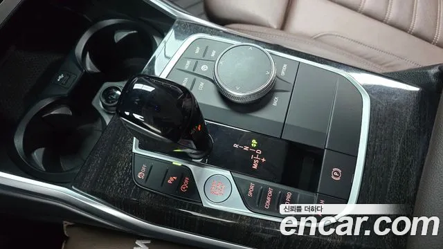 BMW 3-Series 2021 thumb 9