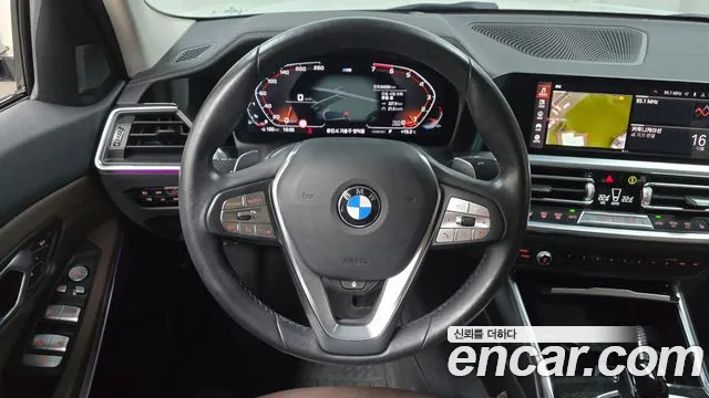 BMW 3-Series 2021 thumb 12