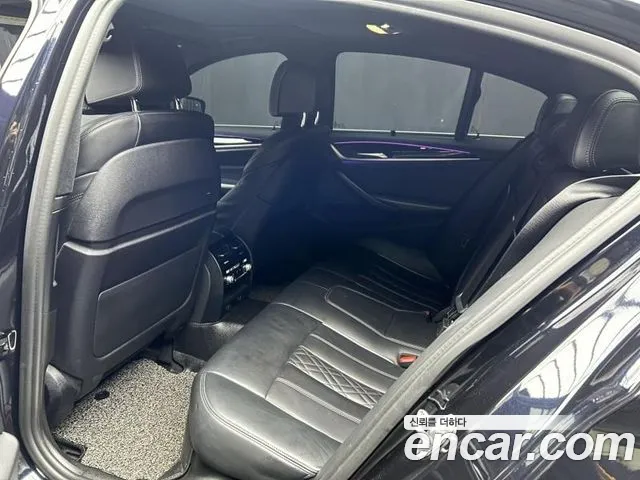 BMW 5-Series 2019 thumb 6