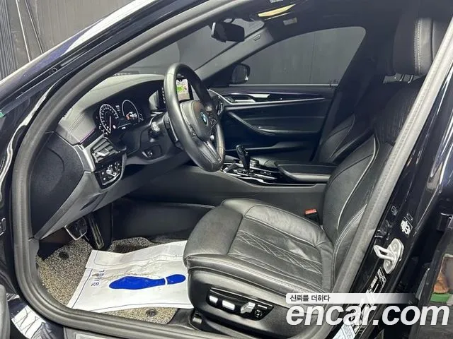 BMW 5-Series 2019 thumb 7