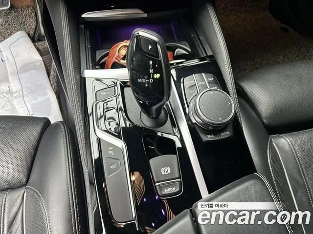 BMW 5-Series 2019 thumb 8