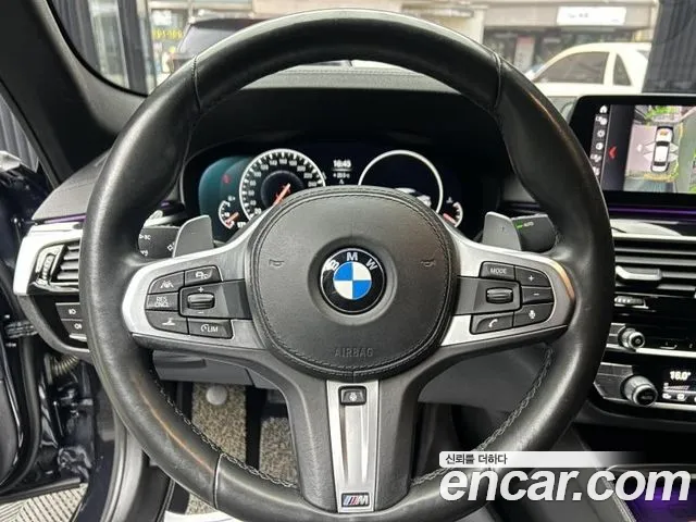 BMW 5-Series 2019 thumb 10