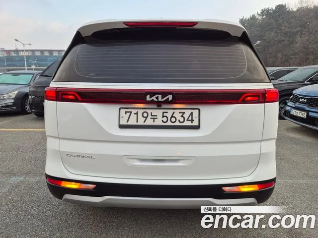 Kia Carnival 2023 thumb 5