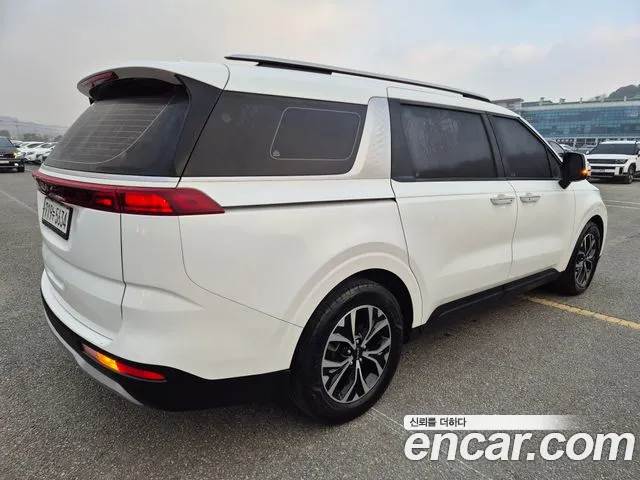 Kia Carnival 2023 thumb 6