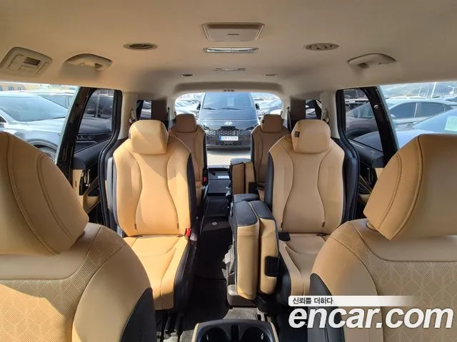 Kia Carnival 2023 thumb 8