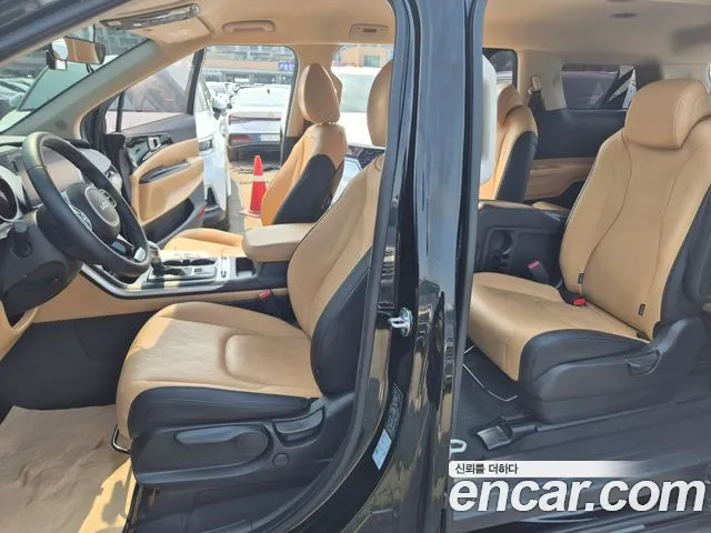 Kia Carnival 2023 thumb 12