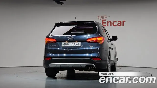 Hyundai Santa Fe 2012 thumb 4