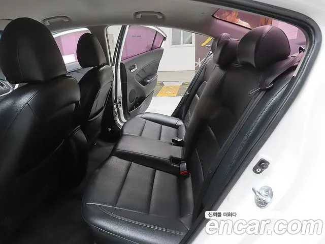 Kia K3 2013 thumb 9