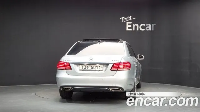 Mercedes-Benz E-Класс 2014 thumb 3