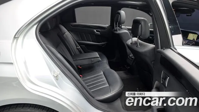 Mercedes-Benz E-Класс 2014 thumb 10
