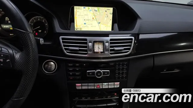 Mercedes-Benz E-Класс 2014 thumb 12