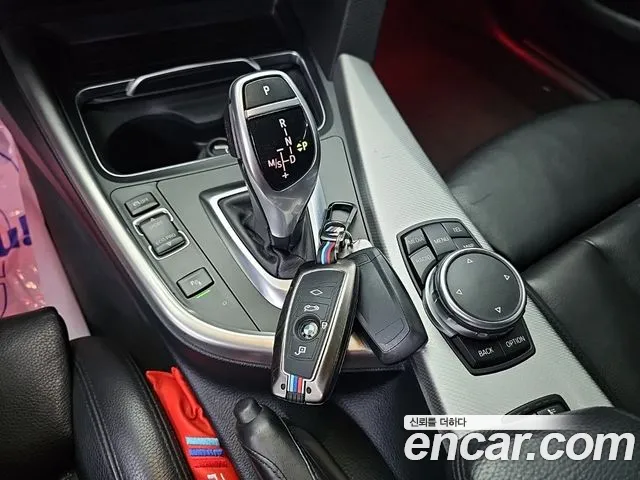 BMW 4-Series 2016 thumb 10