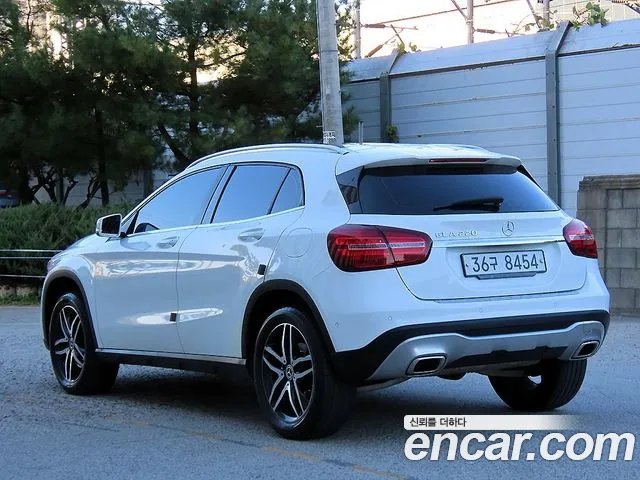 Mercedes-Benz GLA 2019 thumb 3