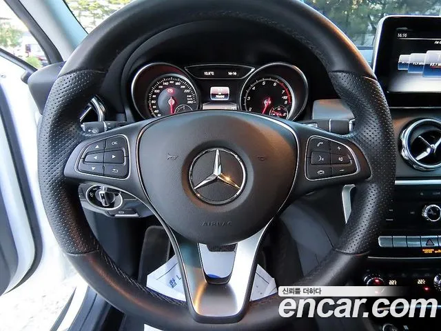 Mercedes-Benz GLA 2019 thumb 8
