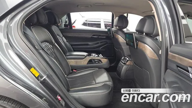 Genesis G90 2020 thumb 12